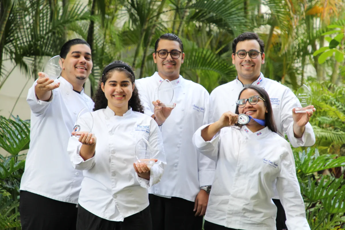 Estudiantes Pucmm Arrasan En El Festival Gastron Mico De Unapec