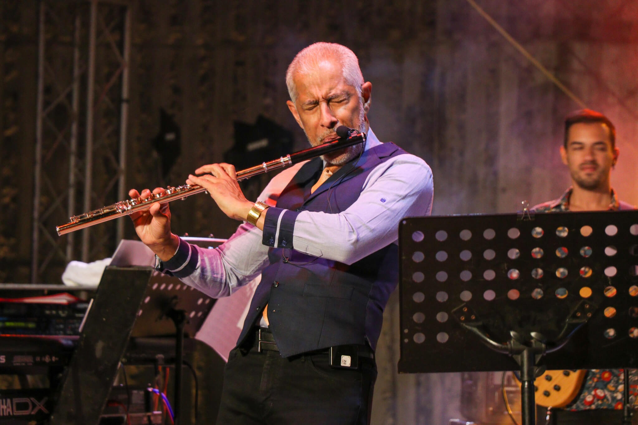 El invitado especial, el flautista ganador de un Latin Grammy, Néstor Torres.