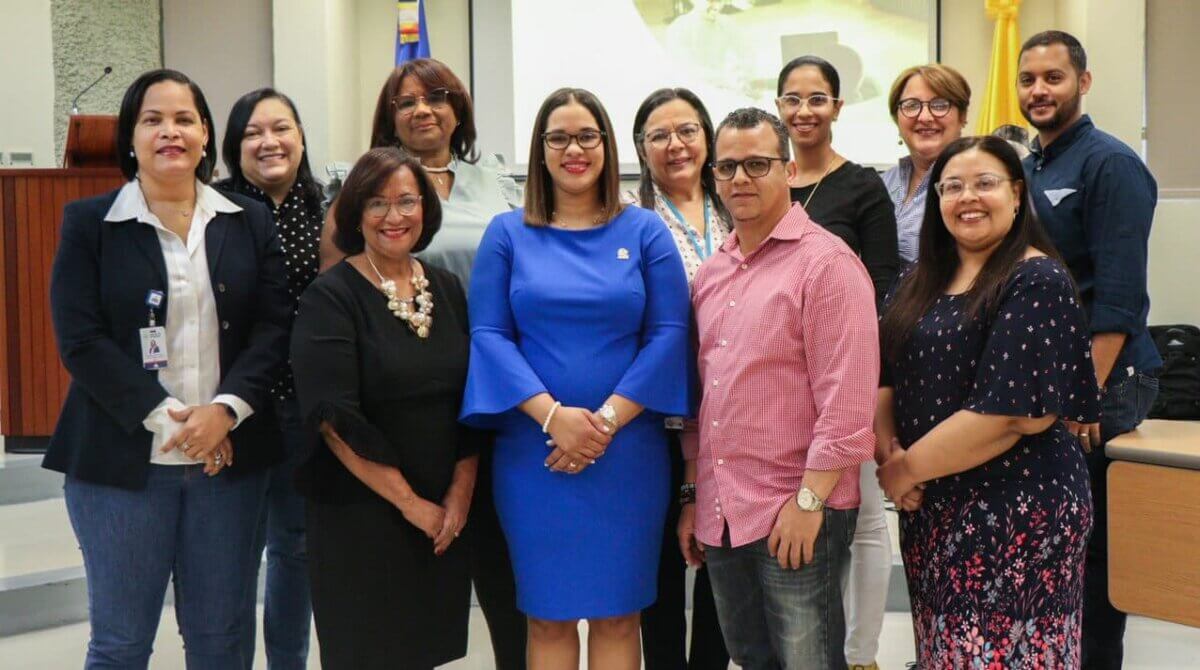 Docentes y personal del NAF