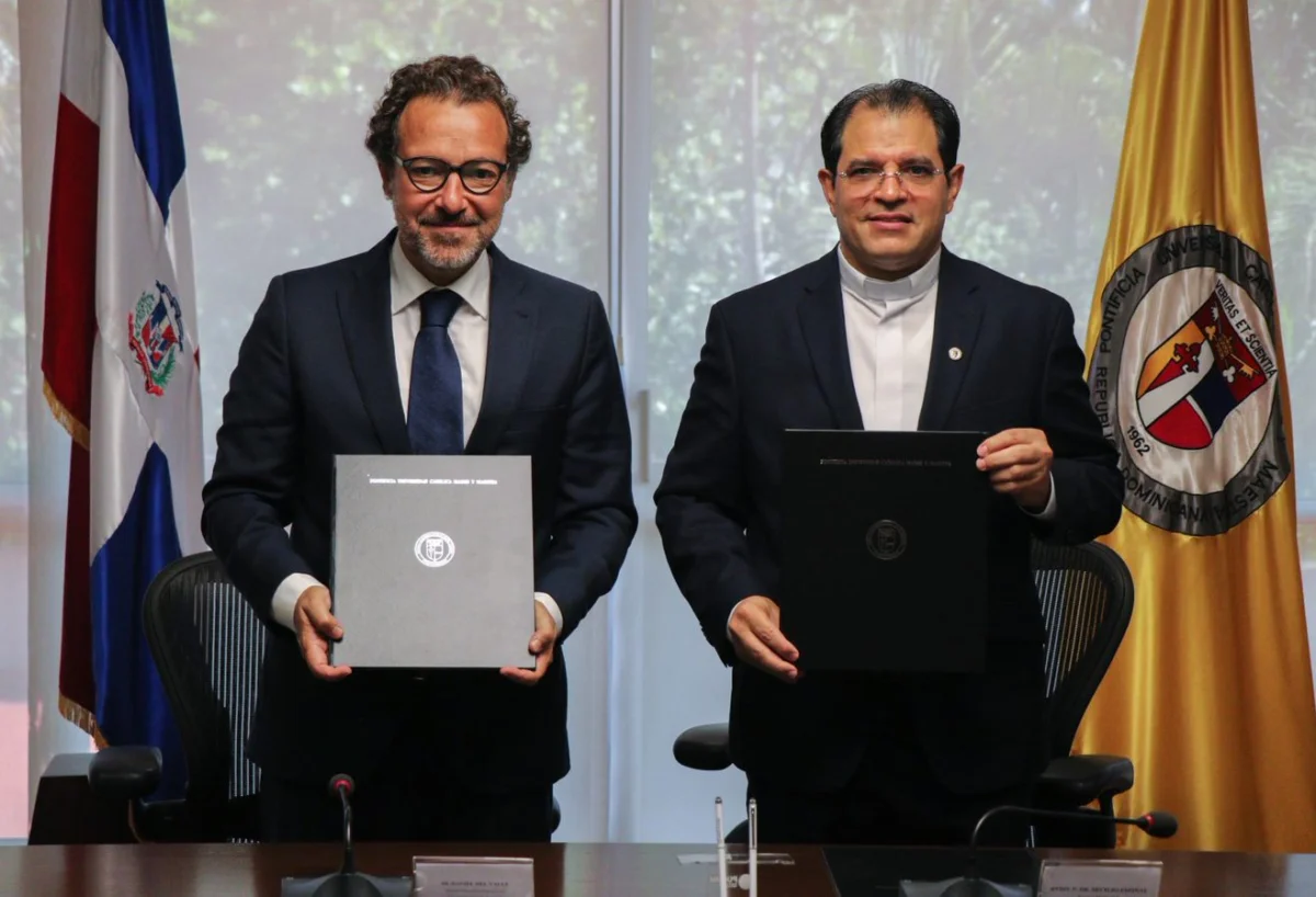 PUCMM y Universidad Camilo José Cela de España firman convenio de colaboración 