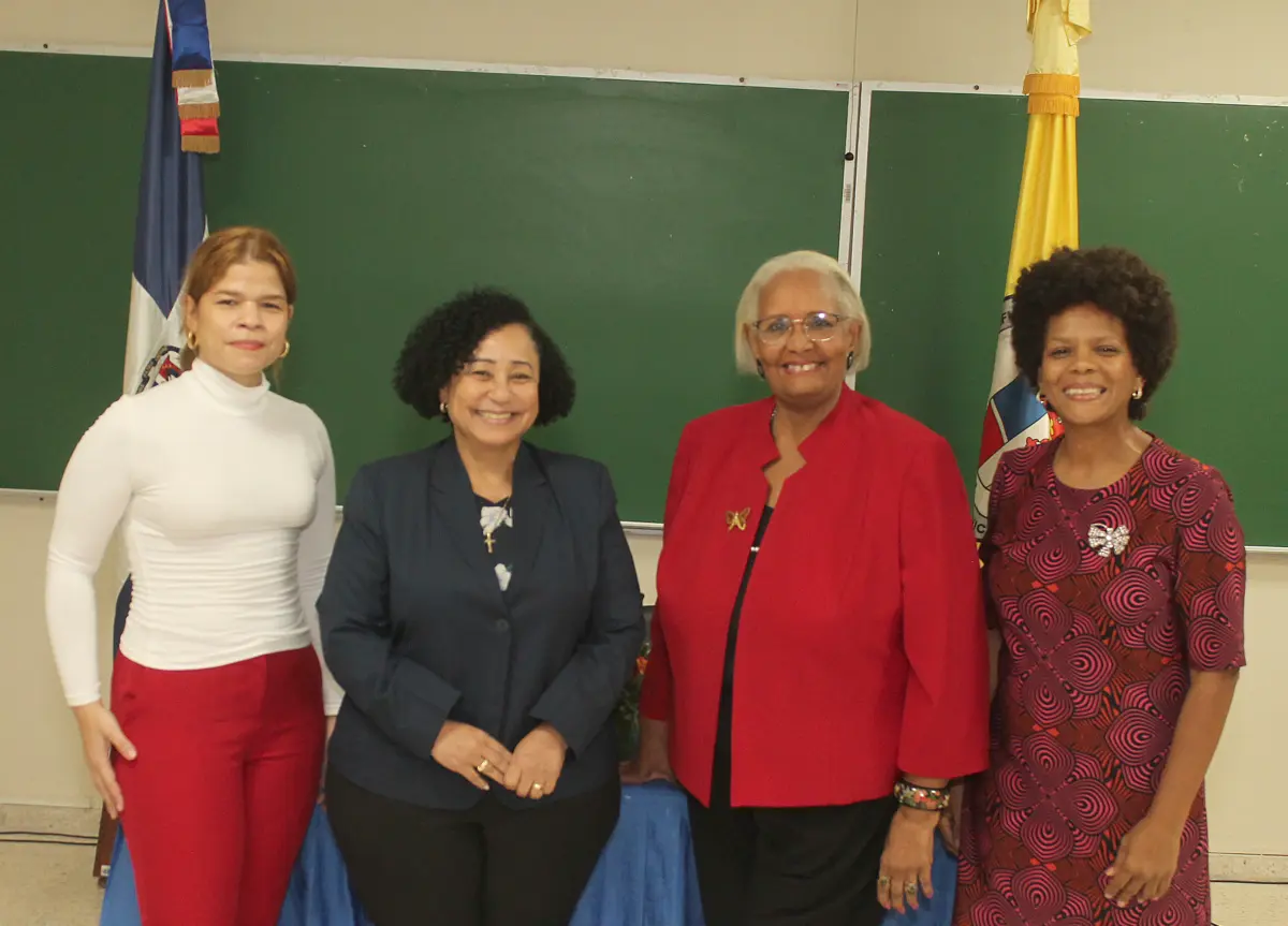 Escuela de Lenguas imparte conferencia sobre la vida de Abigail Mejía