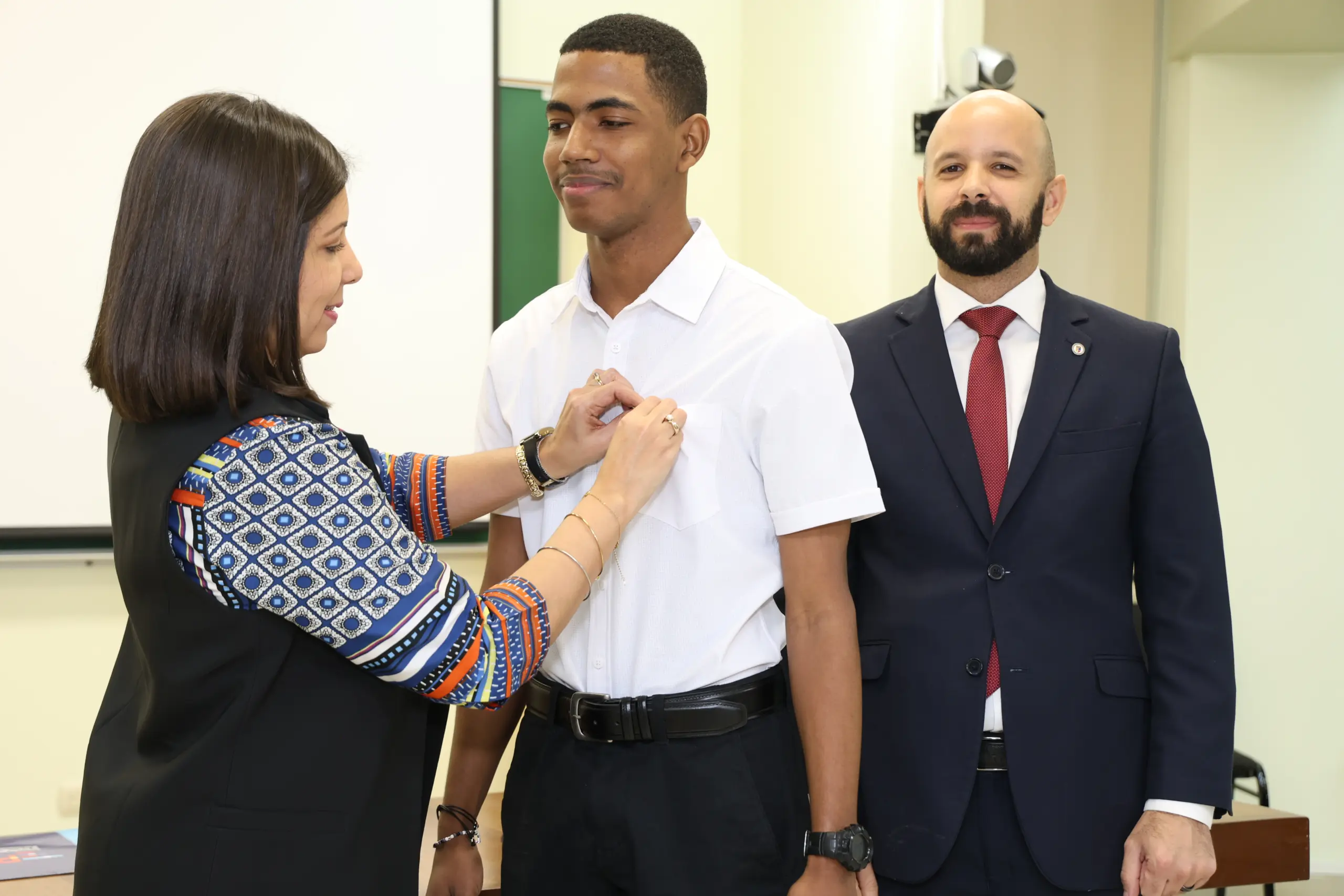 TEP reconoce esfuerzo académico en distintas áreas