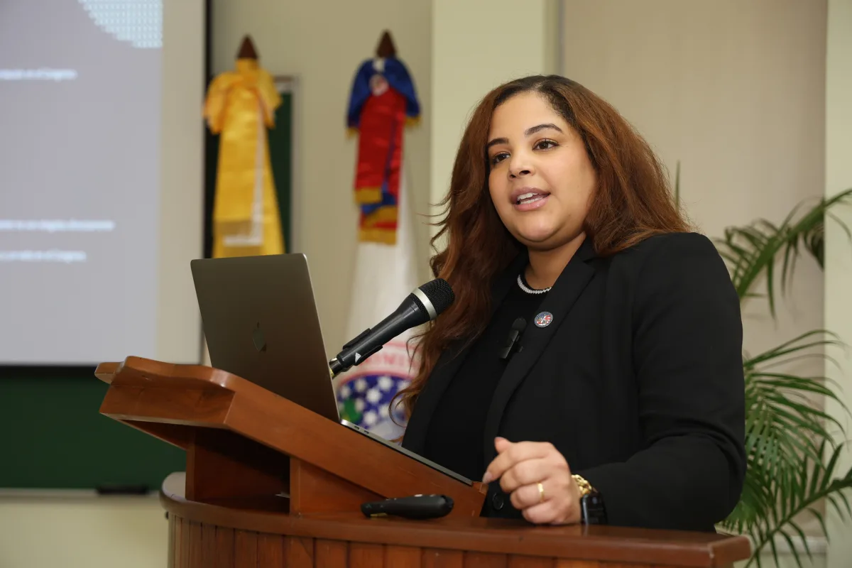 Dictan conferencia sobre el sistema electoral de los Estados Unidos