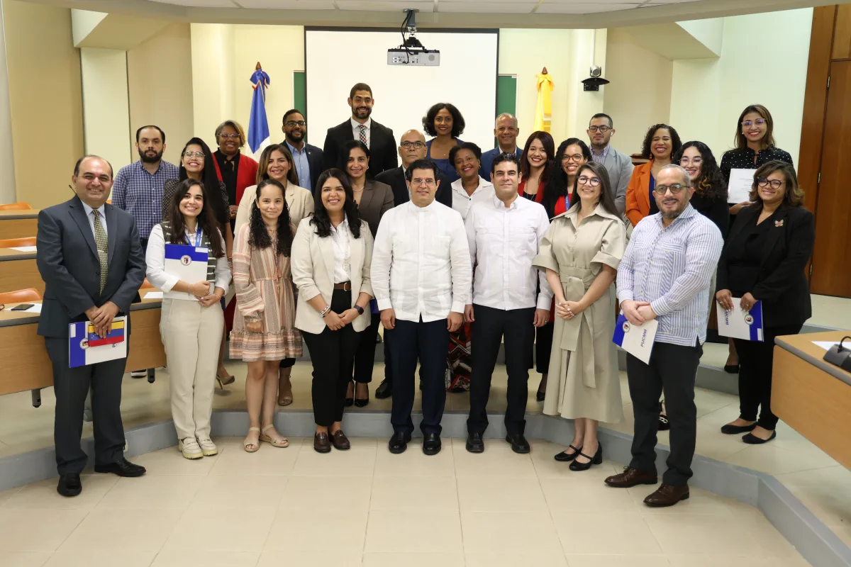 PUCMM entrega 46 certificados del diplomado en pedagogía universitaria