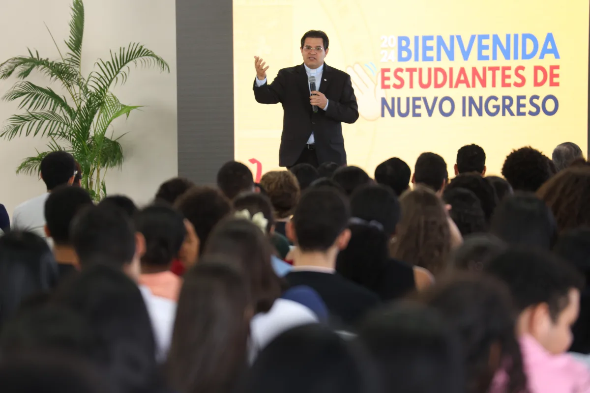 PUCMM da la bienvenida a sus estudiantes de nuevo ingreso