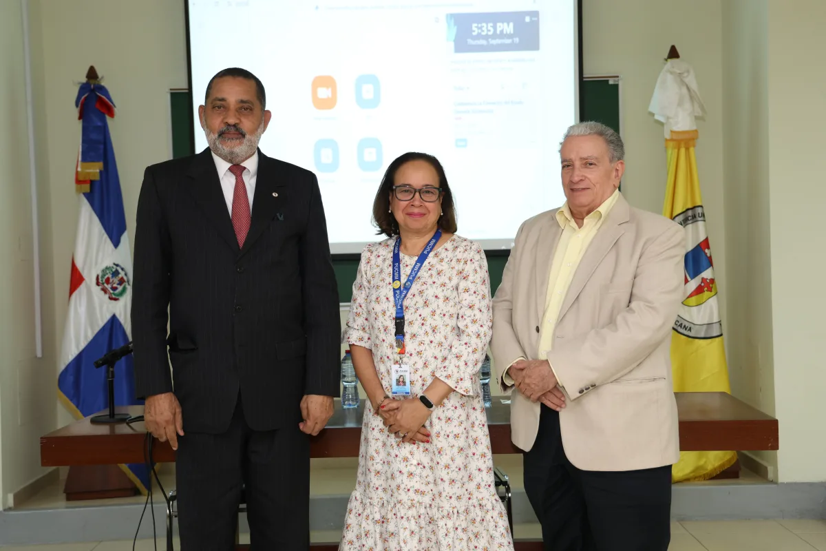 PUCMM promueve la historia de la educación dominicana a través de conversatorio