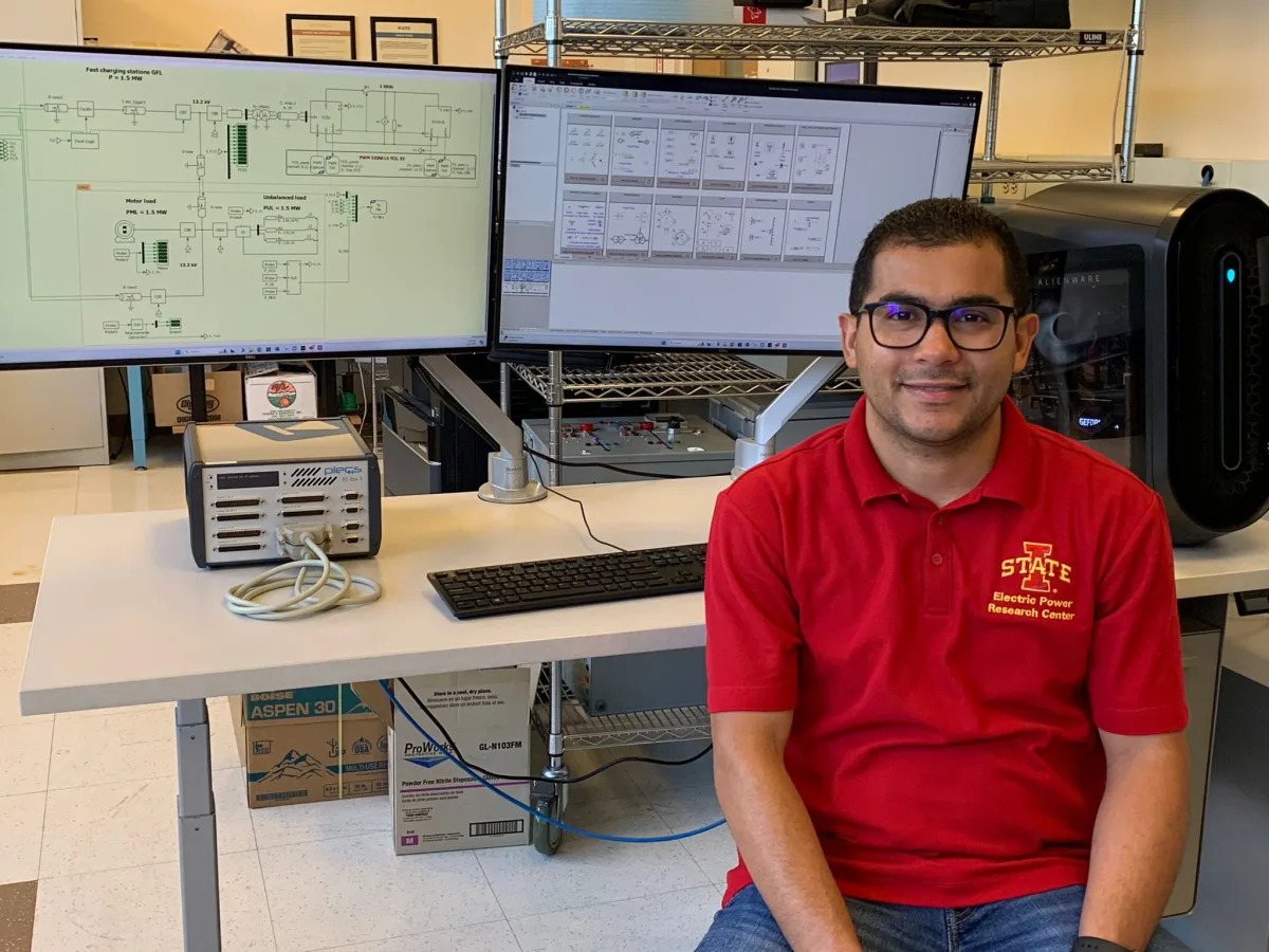 Christopher Peralta, el egresado de PUCMM reconocido por su estudio en energías