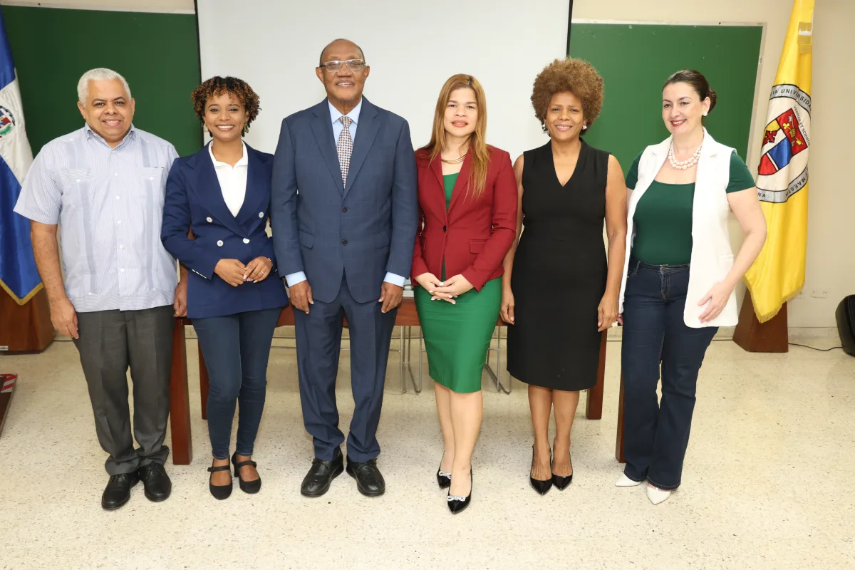 Escuela de Lenguas presenta el libro "El cirineo y otras minificciones" de Ruth Vera