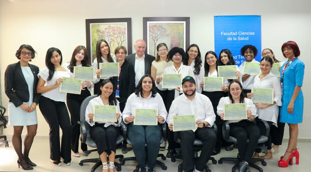 PUCMM y Furtwangen celebran graduación de curso sobre demencia y calidad de vida