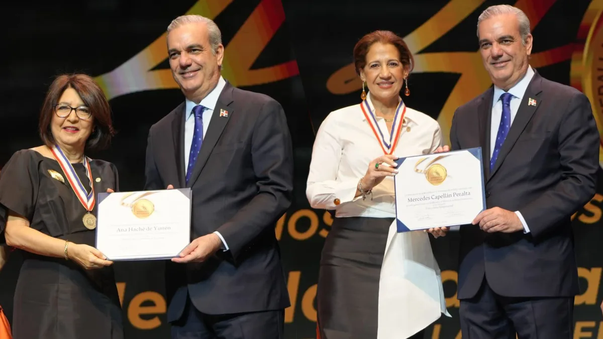 Ana Margarita Haché y Mercedes Capellán reciben Medalla al Mérito de la Mujer