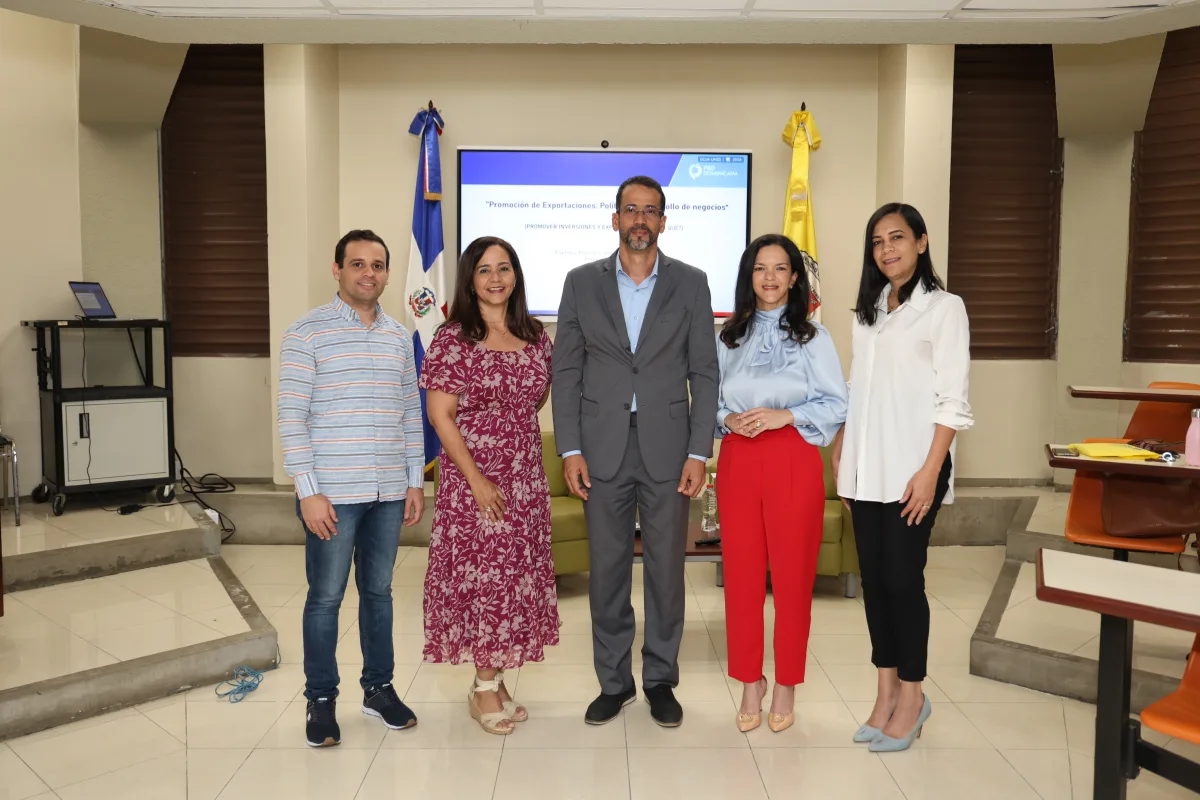 Exhortan a emprendedores a diseñar su negocio con visión exportadora