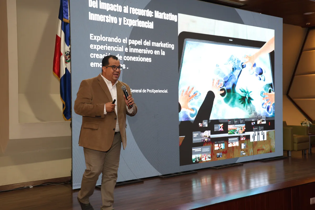 PUCMM concluye ExpoMarketing 2025 con congreso sobre marketing inmersivo