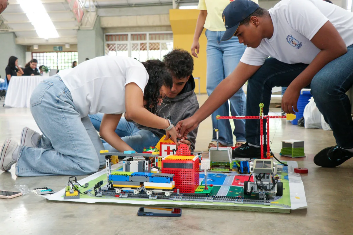 PUCMM fue sede de la primera Olimpiada Nacional de Robótica de niños