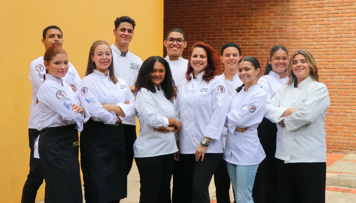 Récord Guinness del mofongo más grande contó con la destreza de nuestros estudiantes PUCMM