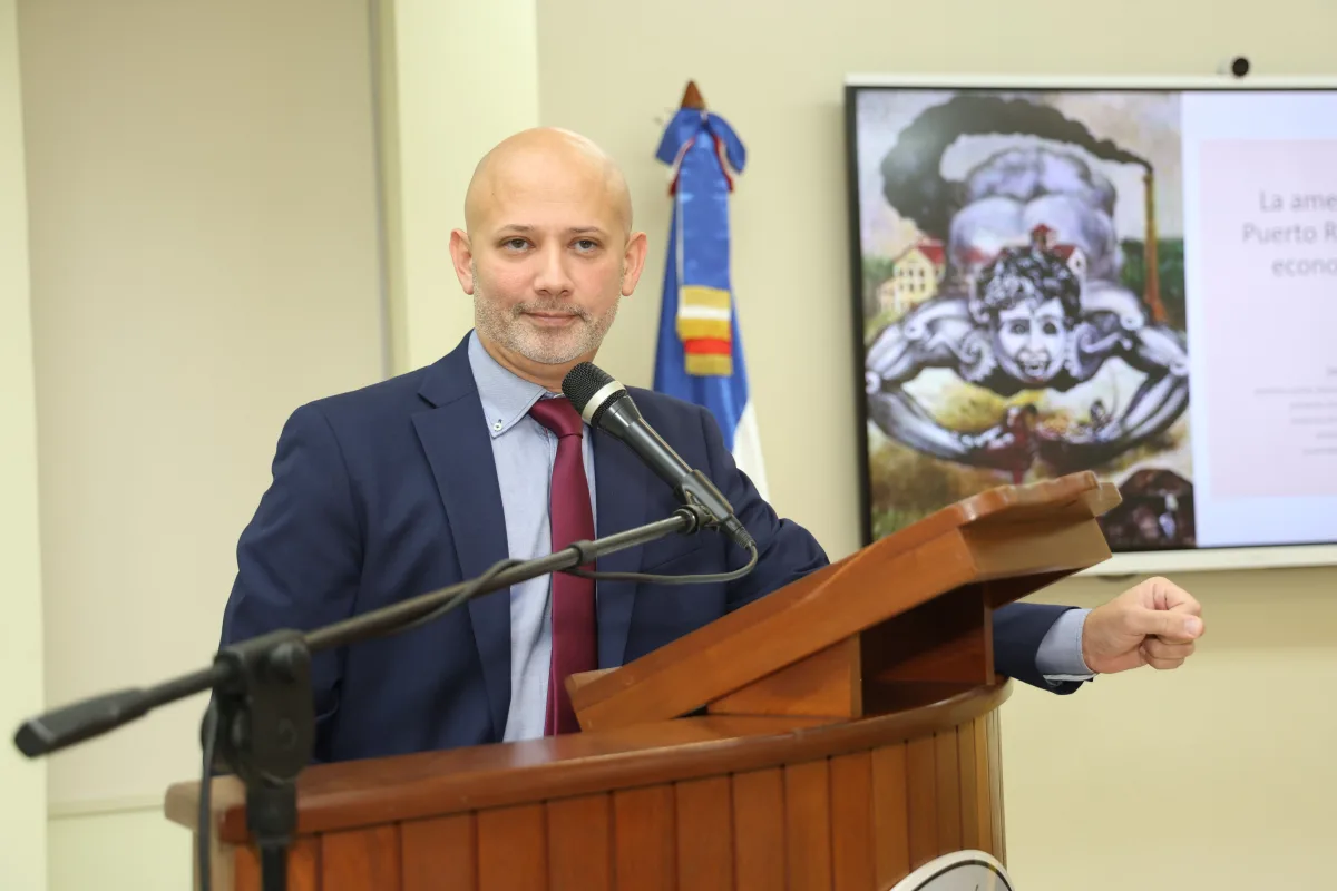 Conferencia en la PUCMM aborda la americanización de Puerto Rico y sus implicaciones económicas e históricas