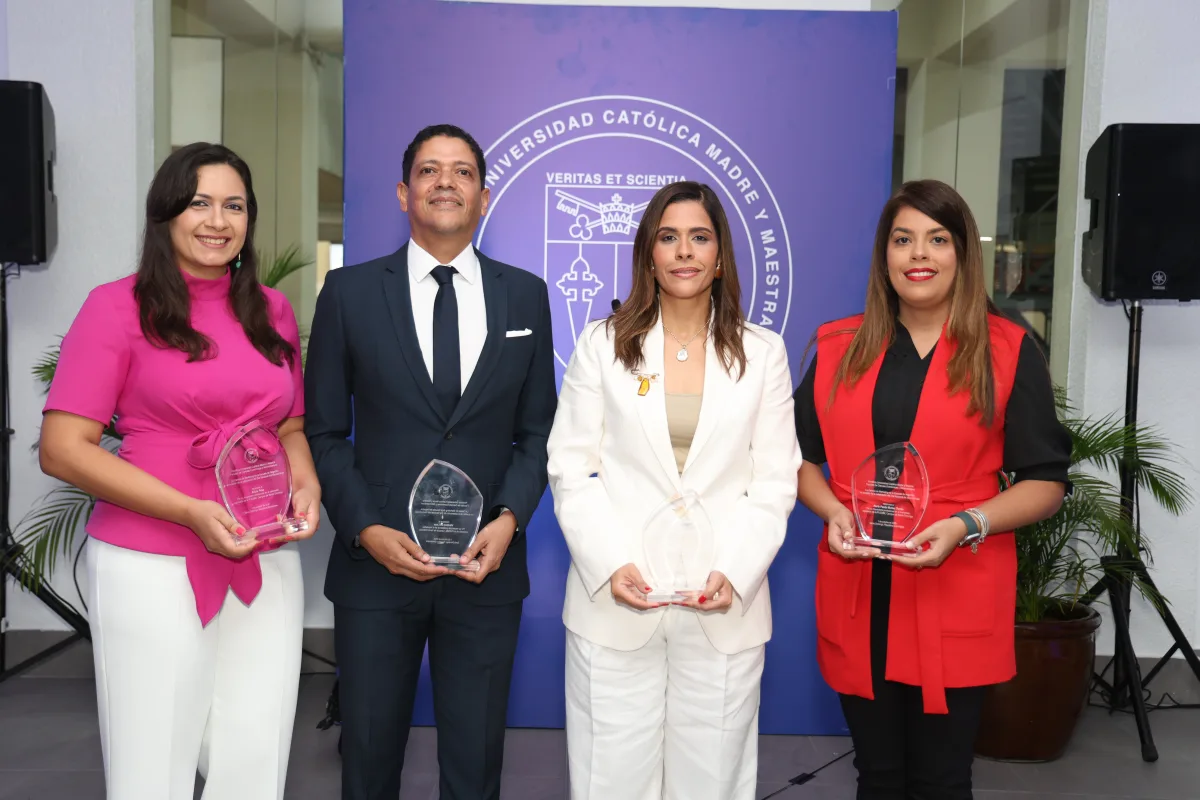 PUCMM celebra el Día Nacional del Mercadólogo con reconocimientos a egresados destacados