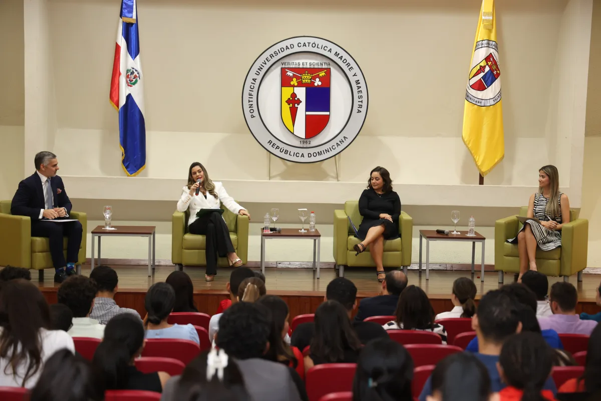 Realizan conversatorio sobre el derecho energético en República Dominicana
