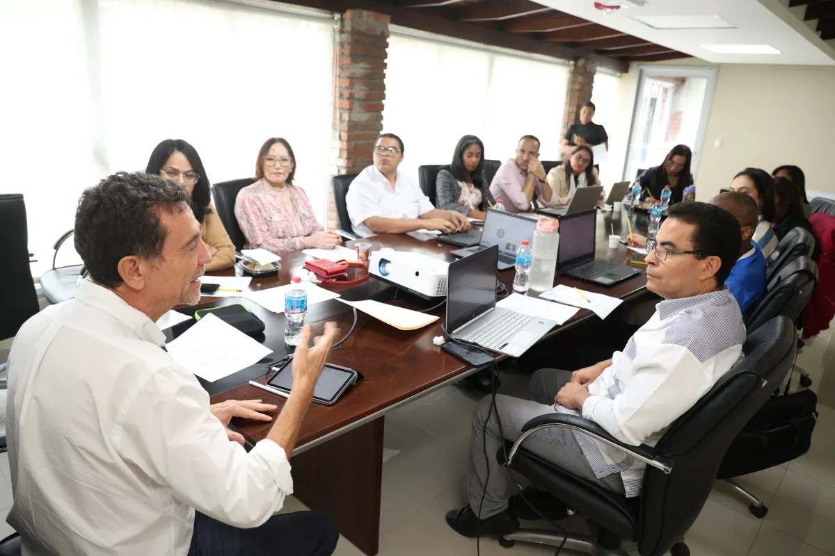 Orientadores de PUCMM participan en taller sobre estrategias de cambio en Psicología