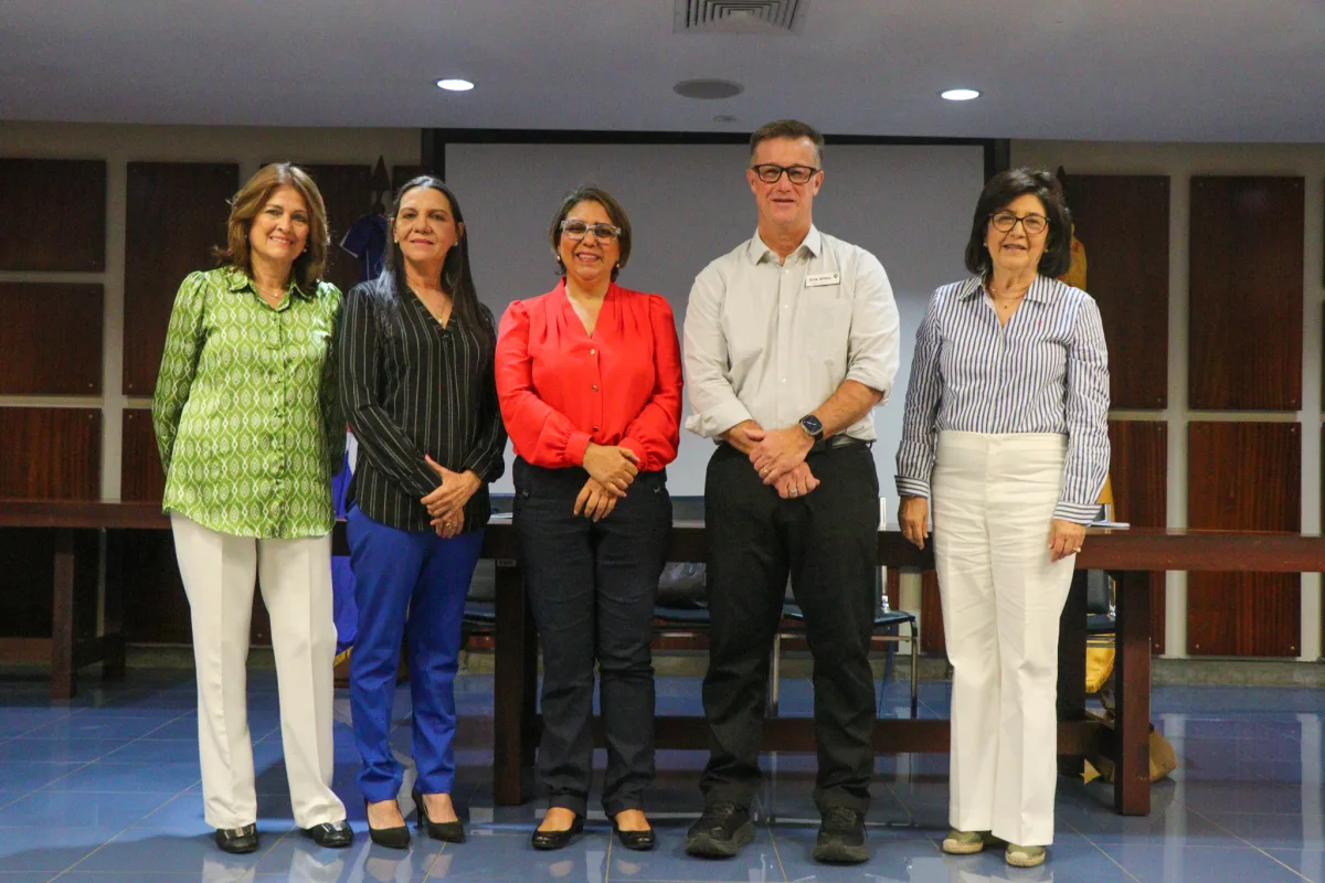 Escuela de Lenguas presenta la variación de los sonidos y actitudes sobre el habla de los dominicanos