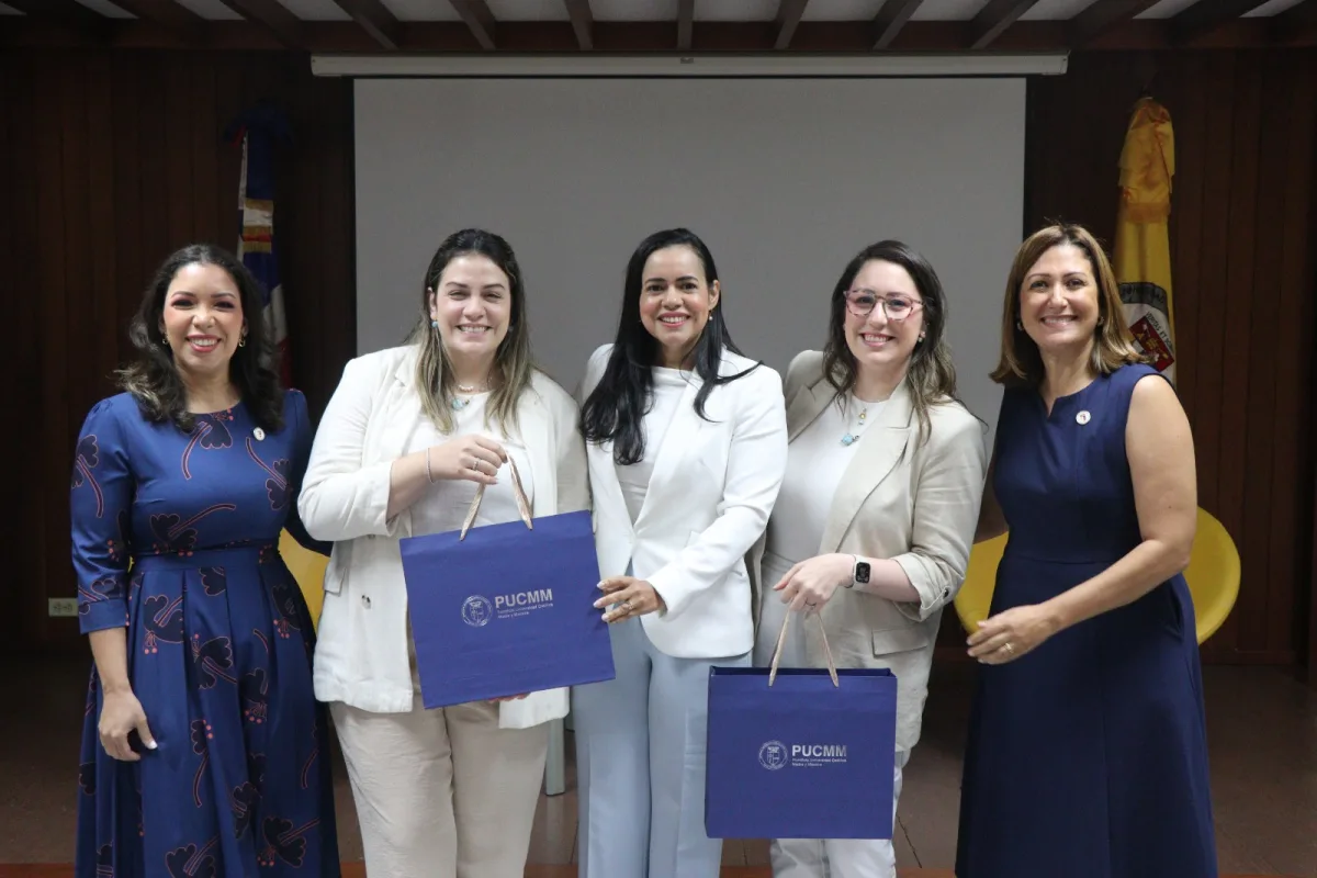 Directores de centros educativos dialogan sobre el acompañamiento familiar desde la escuela