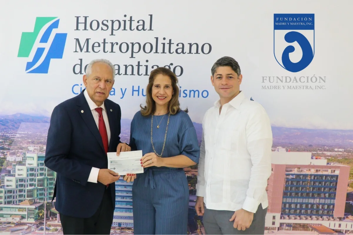 Donación del HOMS impulsa programa de becas de la Fundación Madre y Maestra