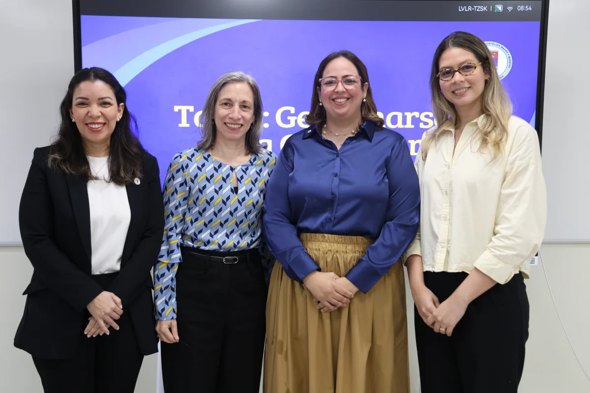 PUCMM imparte taller sobre bienestar laboral a equipo directivo MINERD