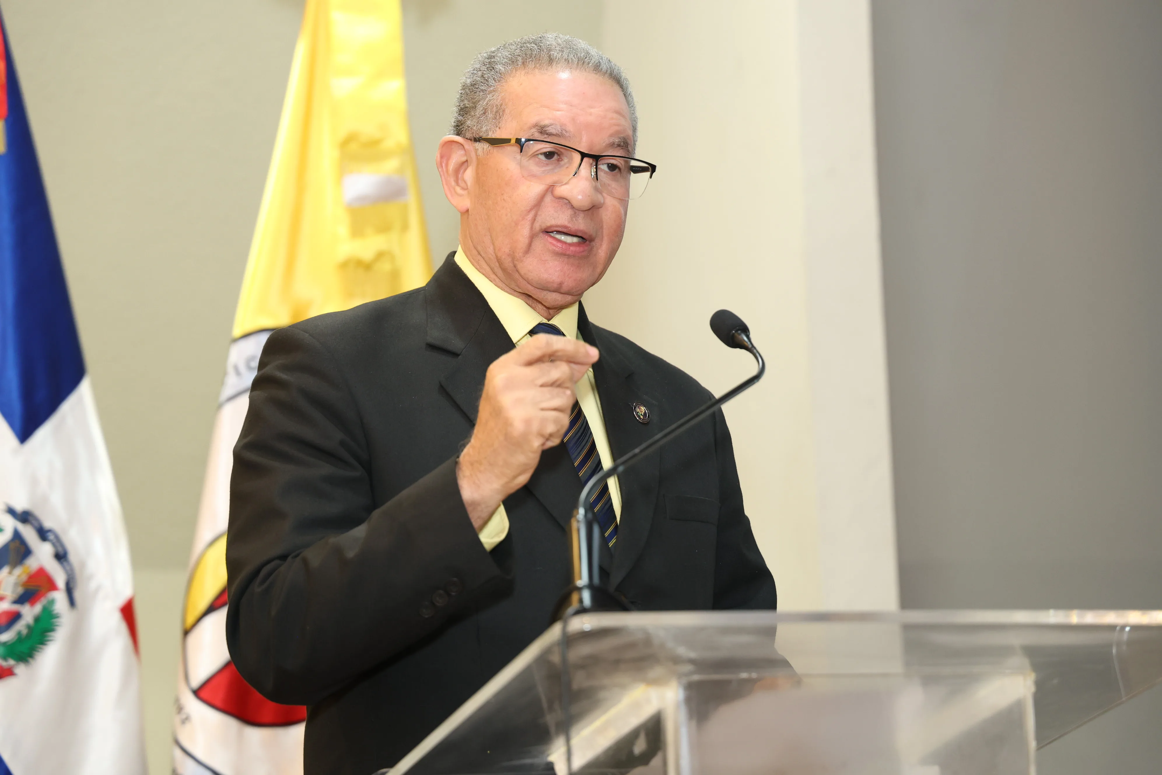 PUCMM realiza conferencia sobre Duarte, la Constitución y los símbolos patrios