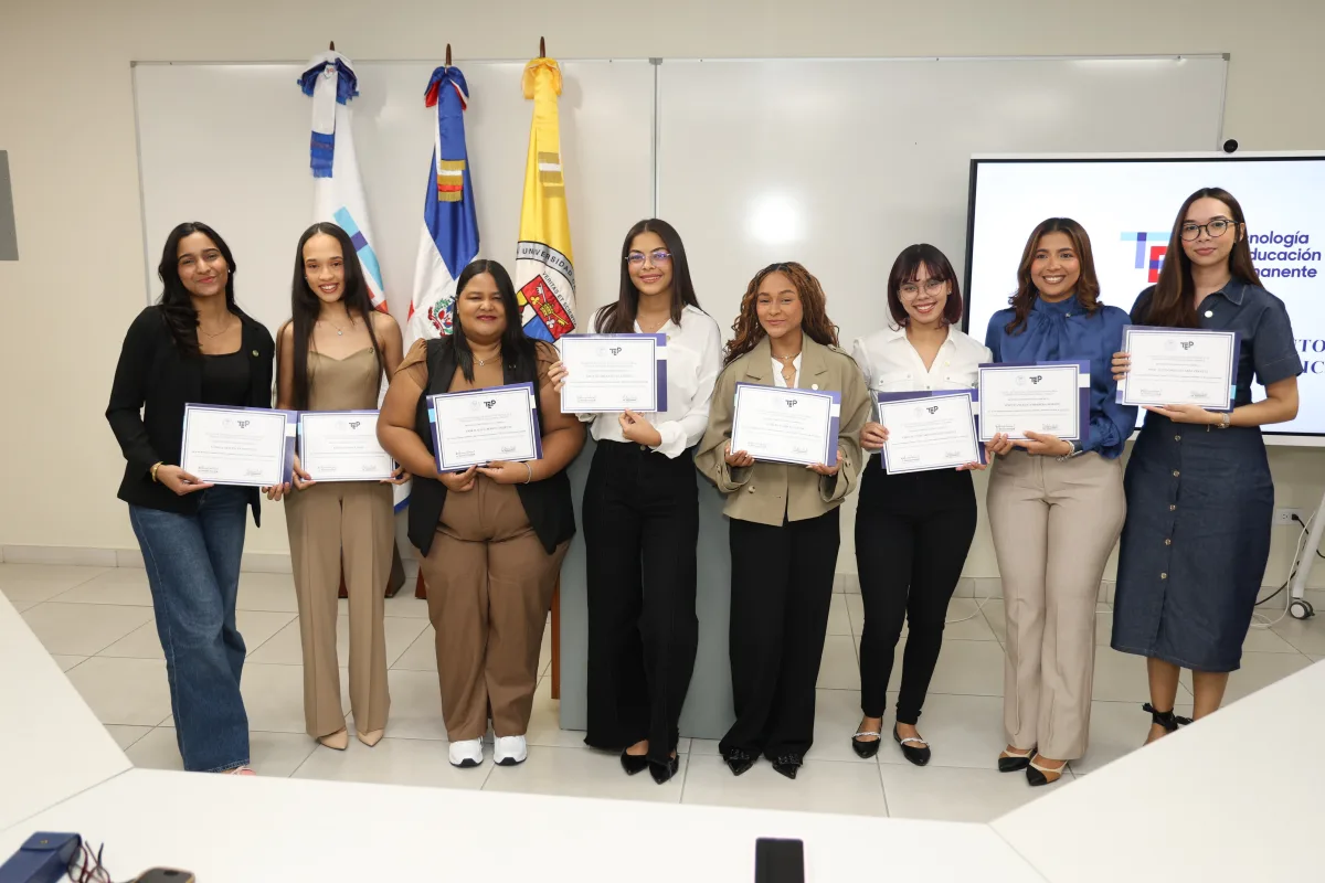 TEP de PUCMM reconoce excelencia académica de nueve estudiantes técnicos