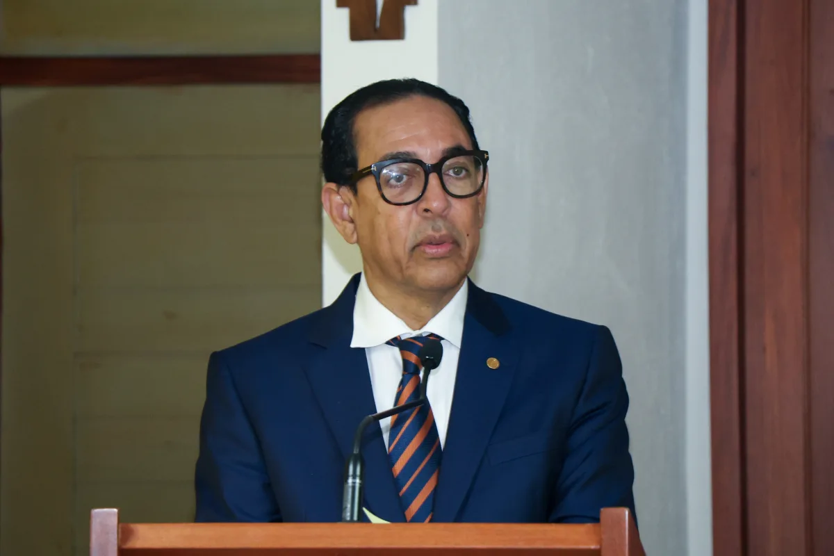 Magistrado Herrera Carbuccia pone a circular libros sobre Derecho del Trabajo