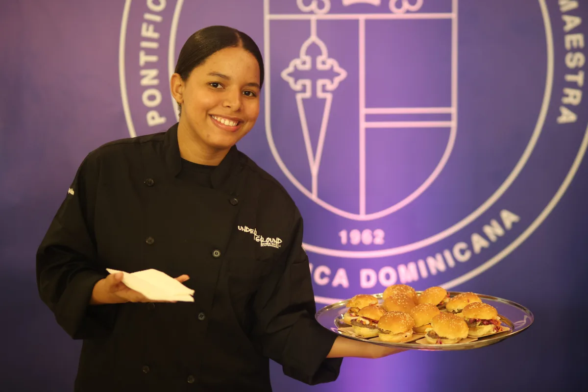 PUCMM lidera Centroamérica y el Caribe en Turismo, según Rankings QS