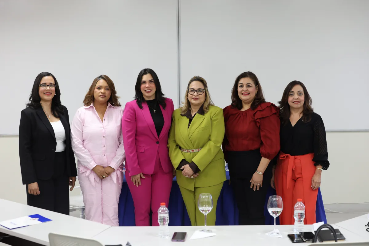 PUCMM realiza congreso sobre turismo con visión de mujer