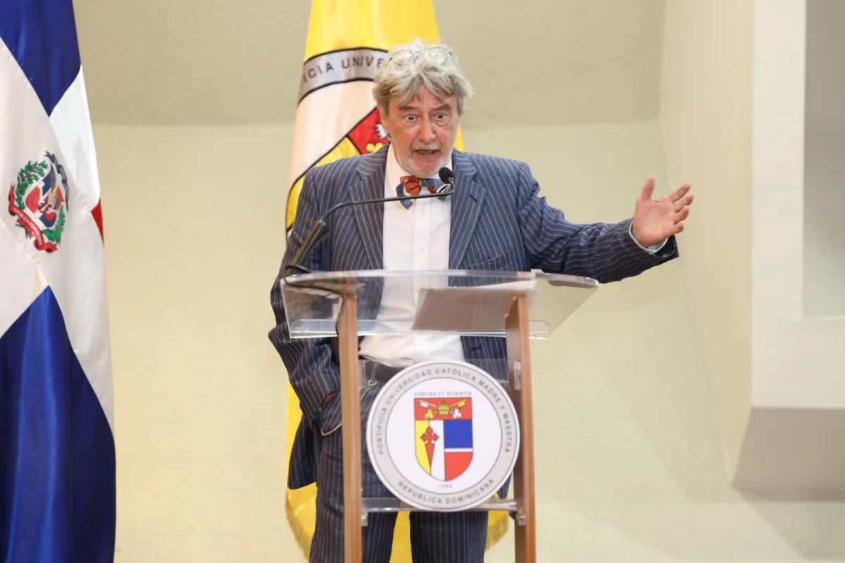 PUCMM rinde homenaje a Lucio Pegoraro con puesta en circulación