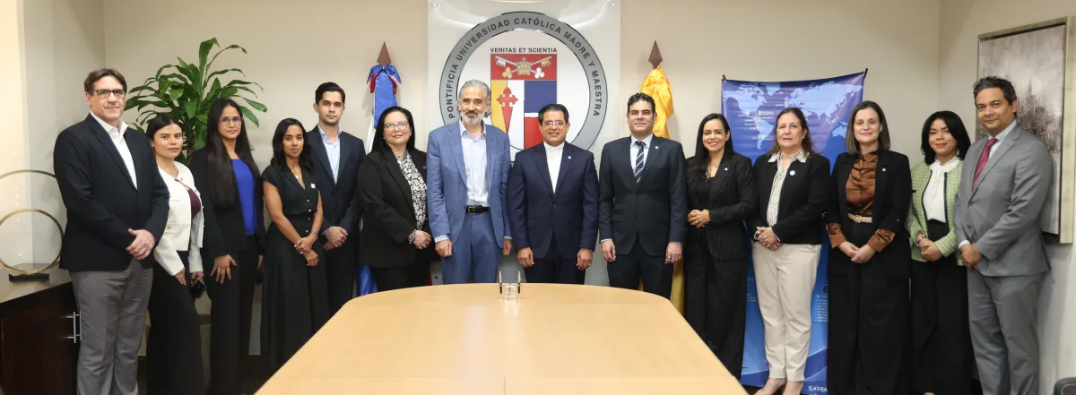 Equipos de SOFRATESA y PUCMM