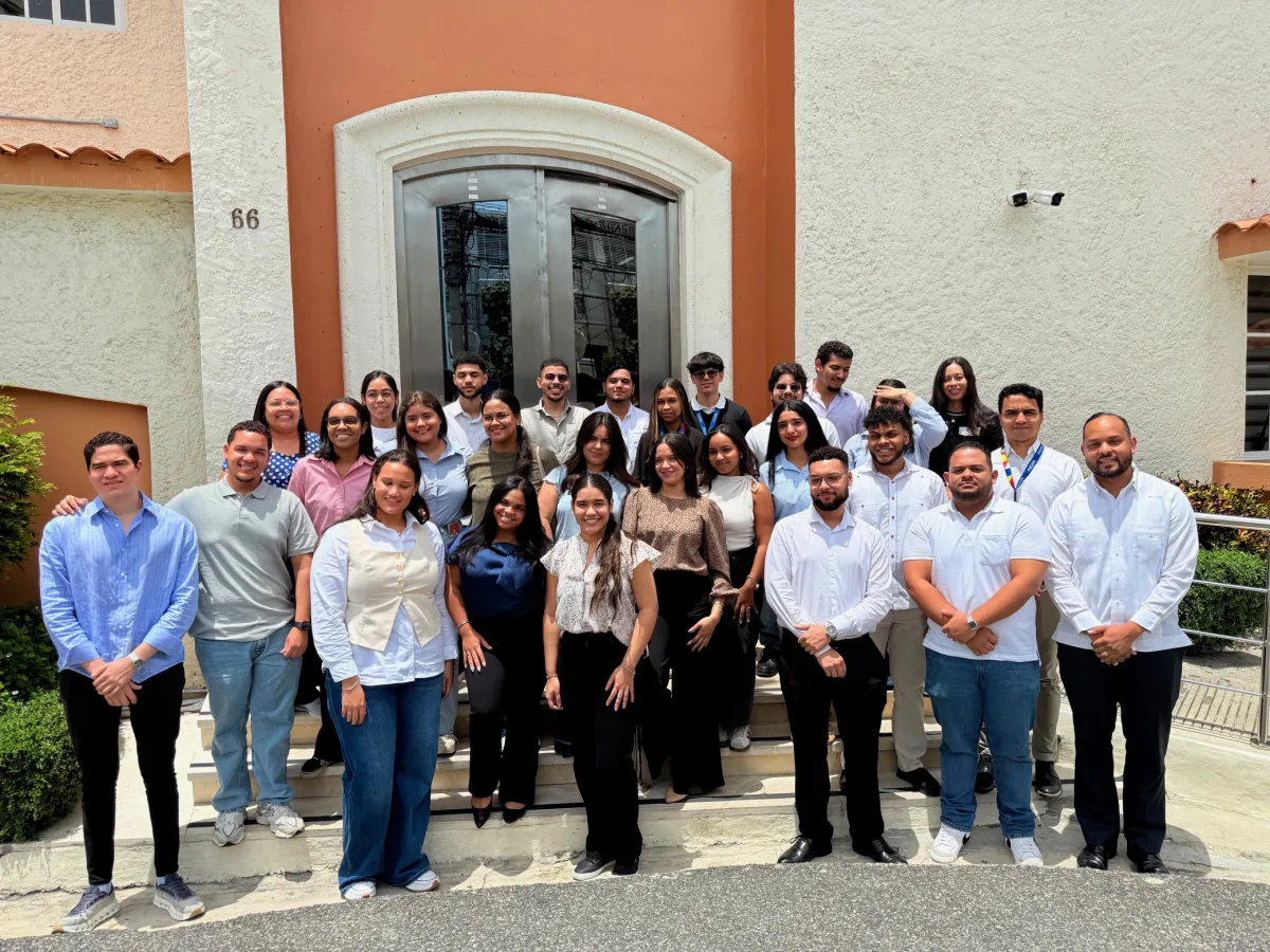 Escuela de Negocios participa de taller en la Superintendencia de Valores