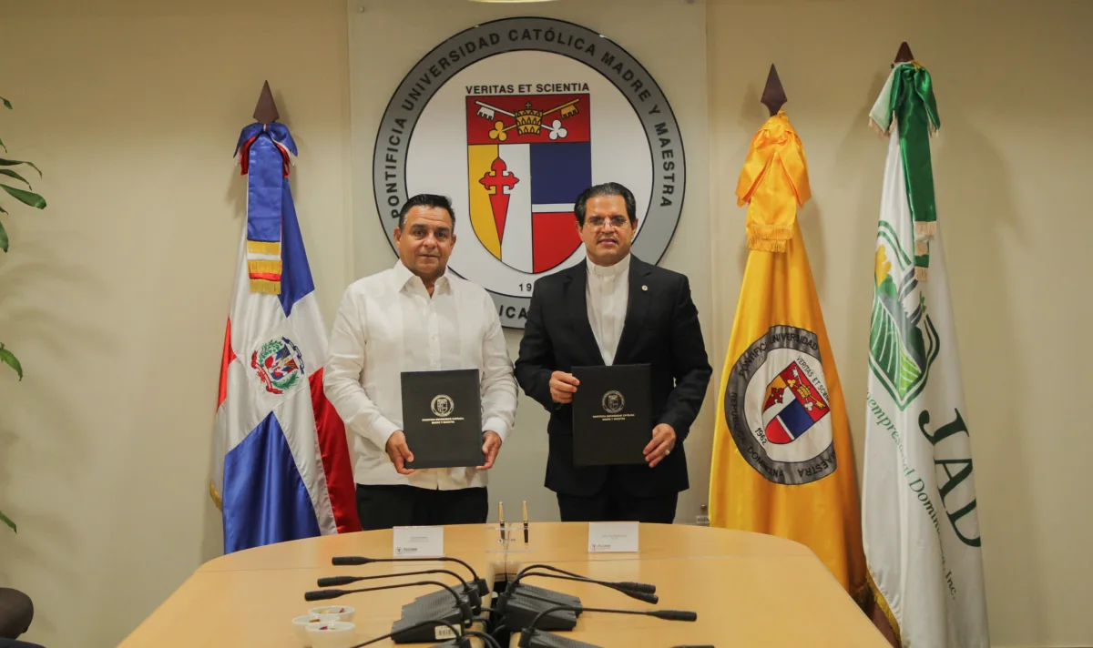 PUCMM y JAD firman acuerdo para impulsar la investigación y uso del agua en la agricultura