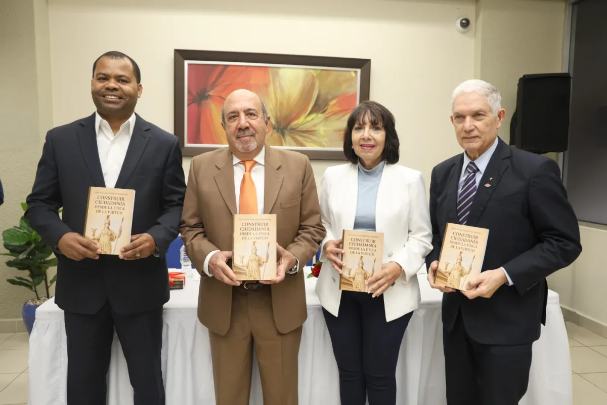 PUCMM presenta nueva obra del doctor Jesús Elías Michelén Embarek