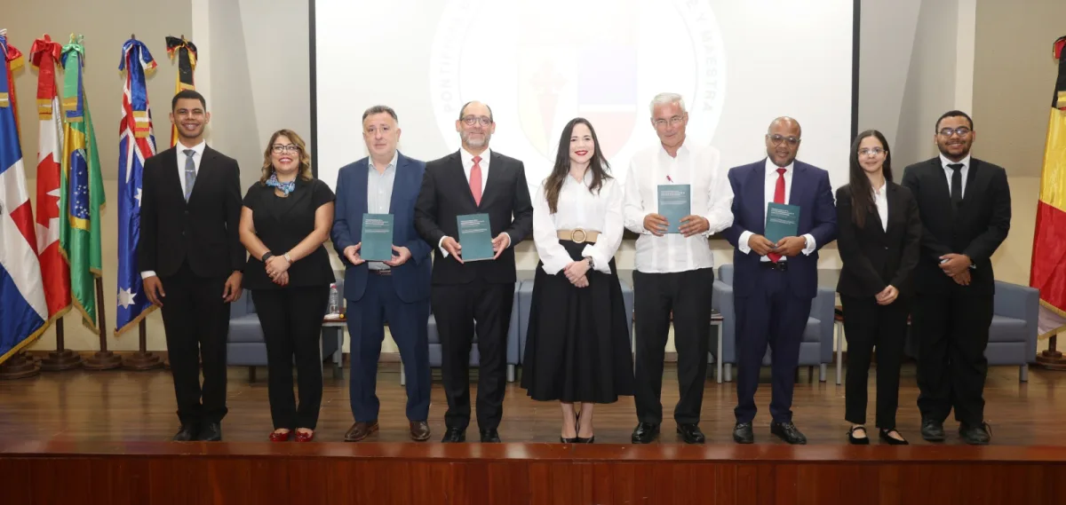 Presentan en PUCMM obra jurídica sobre proyecto del Aeropuerto de Bávaro