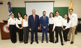 Escuela de Negocios premia el talento estudiantil en primera Competencia de Investigación Económica