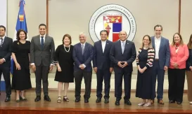 Catedra de Economía Manuel Cabral, autoridades academicas y familiares
