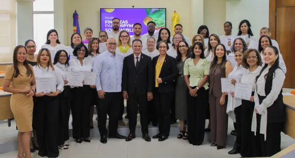 Centro Mipymes PUCMM clausura Programa Finanzas