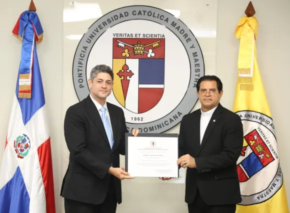 Eduardo Reinoso asume Vicerrectoria Academica