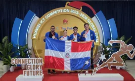 Equipo ganador de Huawei de PUCMM en China
