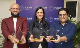 Reconocimiento a mercadologos de PUCMM 2026 4