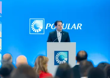 Secilio Espinal entrega de becas Excelencia Popular
