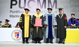 Secilio Espinal entrega titulo de doctor